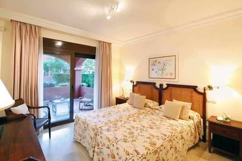 Hotel World 4*