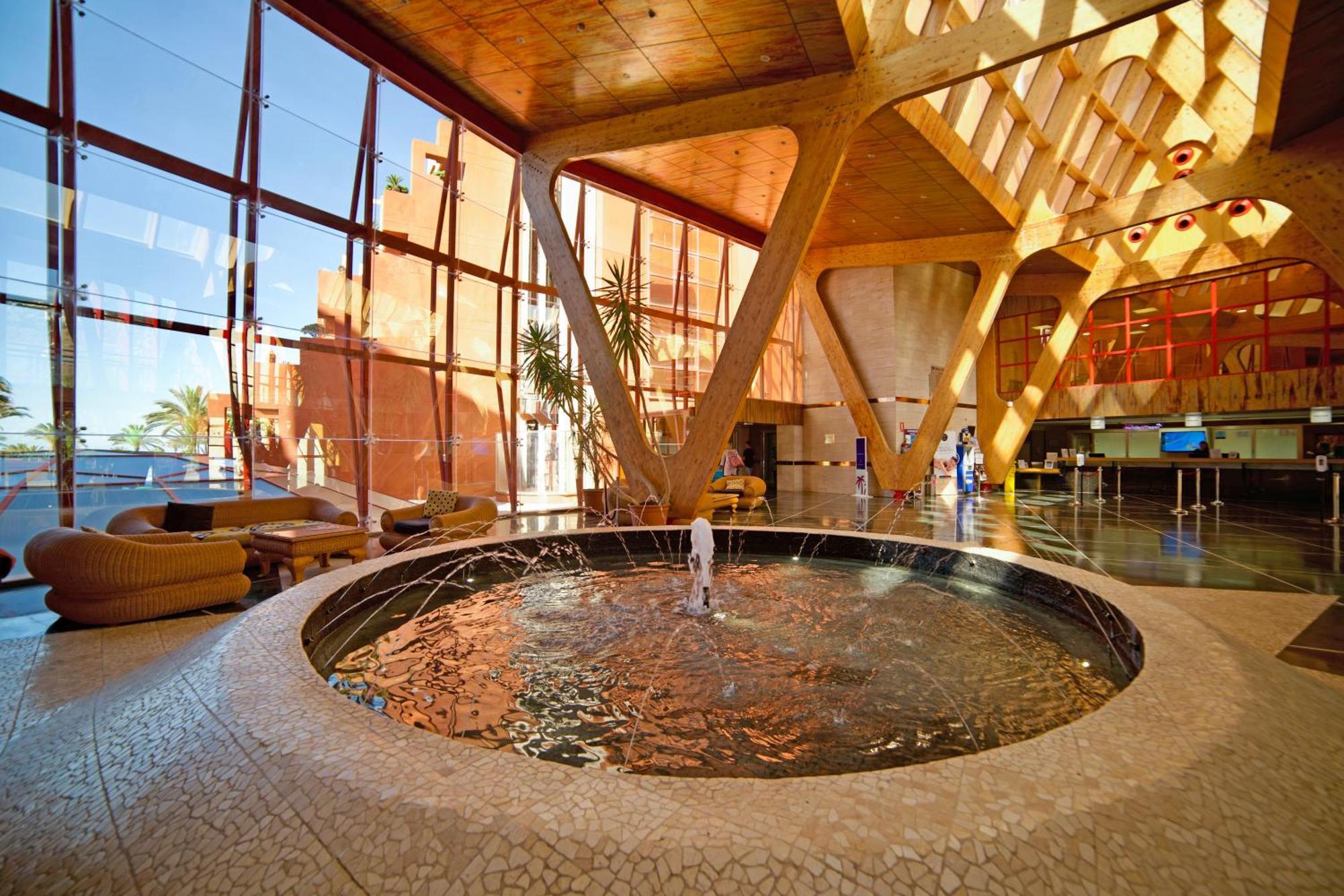 World Hotel 4*