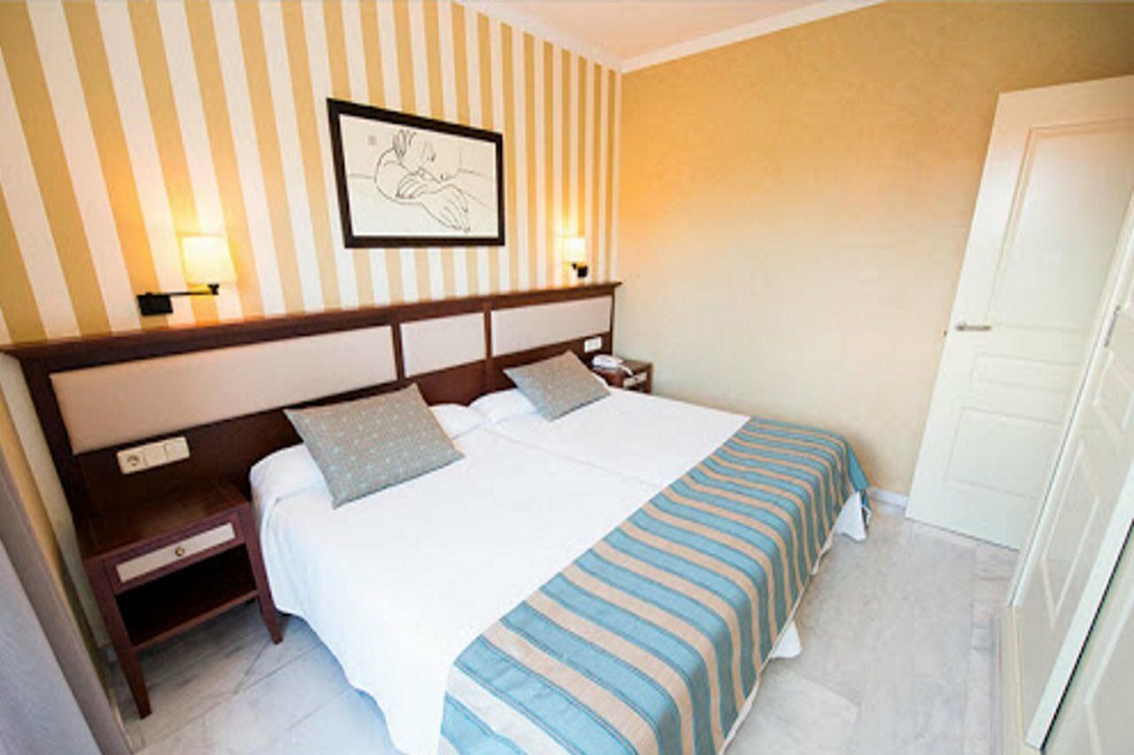 Hotel World